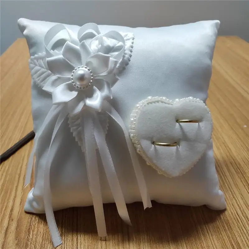 Wedding Ring Pillow European Romantic Bridal Wedding Ring Holder Pillow Heart Handmade Ribbon Cushion Decor For Wedding Ceremony