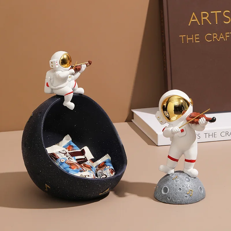 Spaceman Astronaut Ashtray Fruit Tray Key Candy Snack Storage Box Status Ornaments Living Room Wine Cabinet Decoration