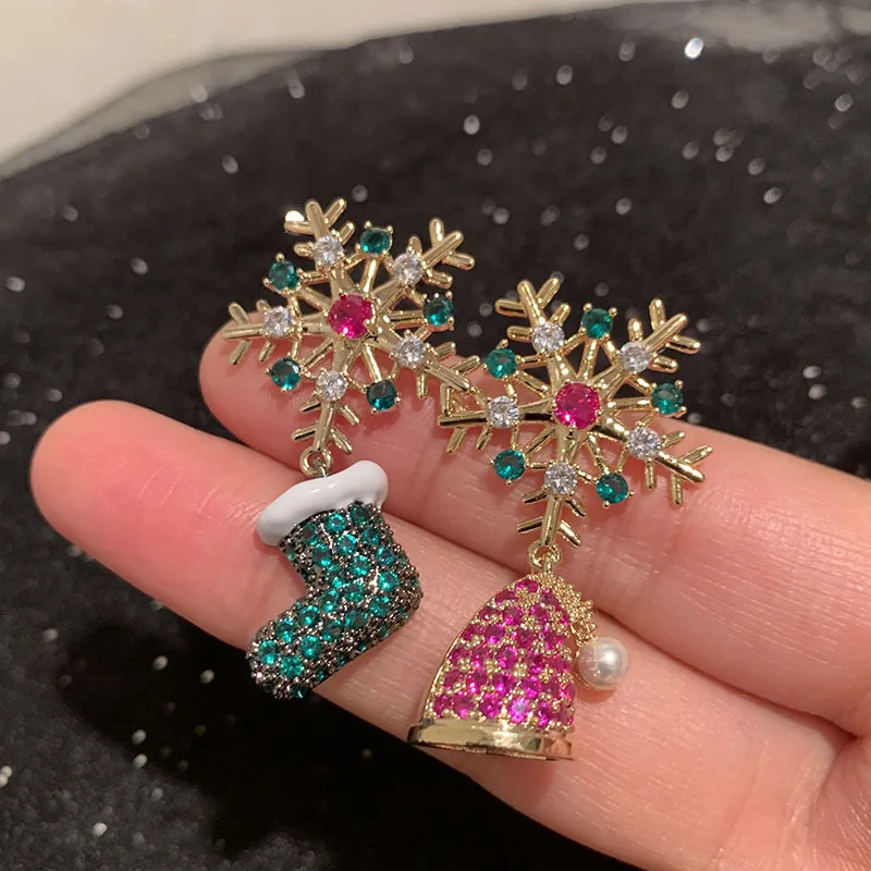 Snowflake Dangle Earrings Christmas Gift Santa Hat Boots Pendant Fashionable Sparkling Colorful Rhinestone Earrings for Women