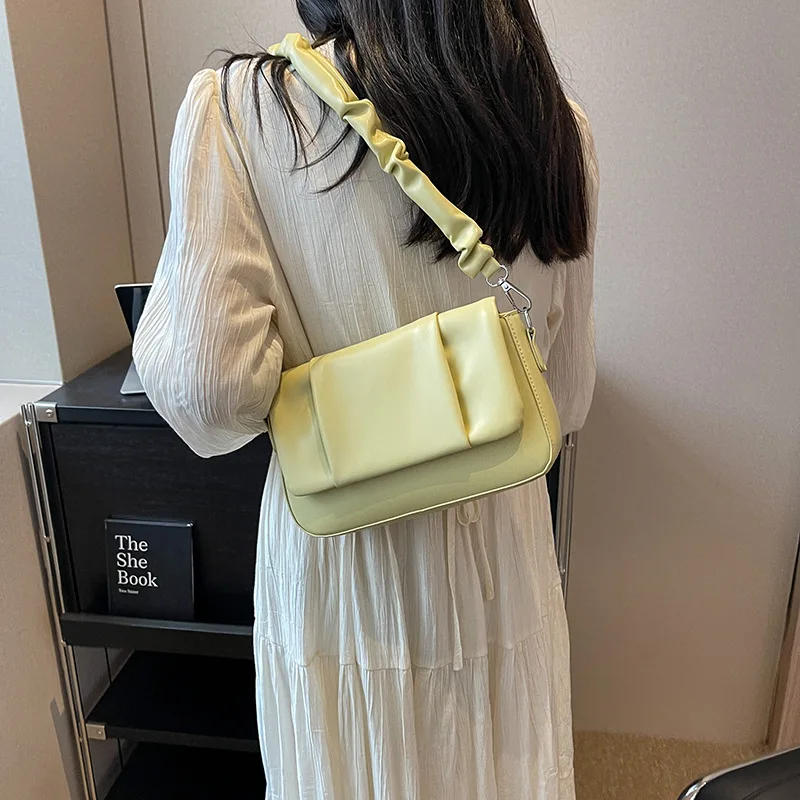 Shoulder Bag PU Leather Pleated Chain Clouds Unique Design Bags for Women 2023 New Fashion Trendy Crossbody Bag Casual All-match