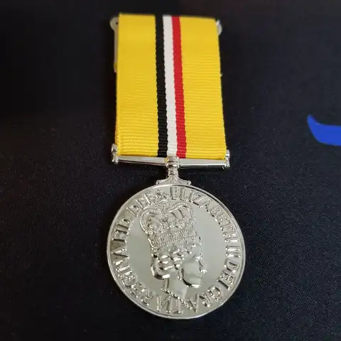 ‌High quality Queen Elizabeth II Commemorative Medal Metal Alloy Collectible Badge with Ribbon Set Vintage Royal Excellent Gift