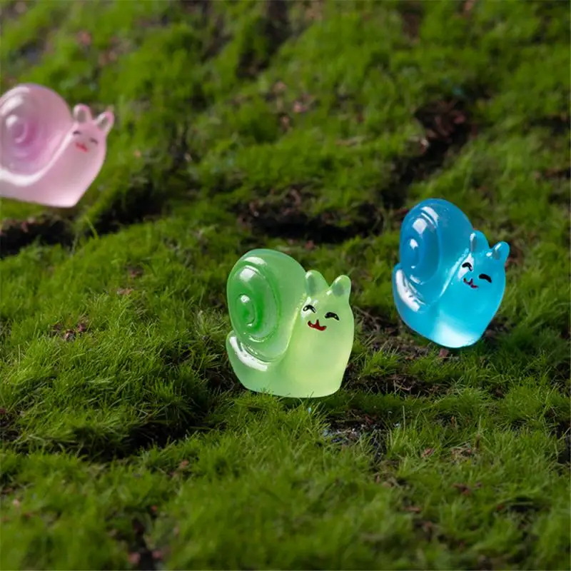 Glowing Mini Snails Miniature Moss Micro Landscape Decoration Glow In The Dark Snails Figurines Fairy Garden Accessories