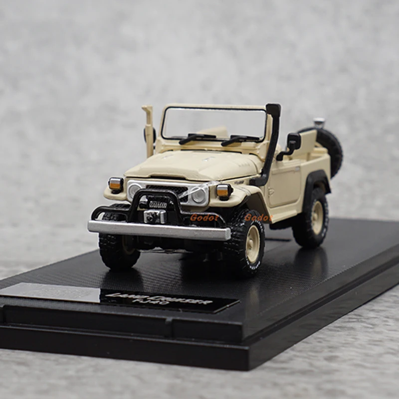 RM 1:64 Scale Diecast Alloy FJ40 Convertible Off-road Vehicle Model Classics Adult Nostalgia Toys Souvenir Gifts Static Display