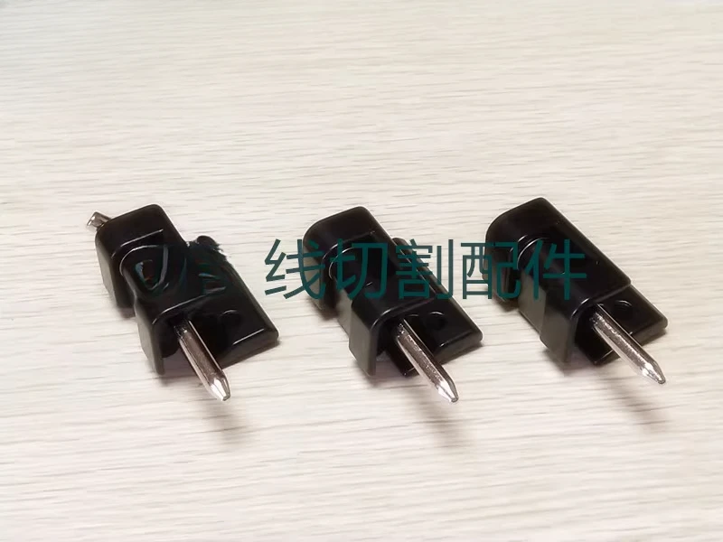 Acessórios de corte de fio, dobradiça de porta para máquina de fio lento 135010731   Fivela da porta