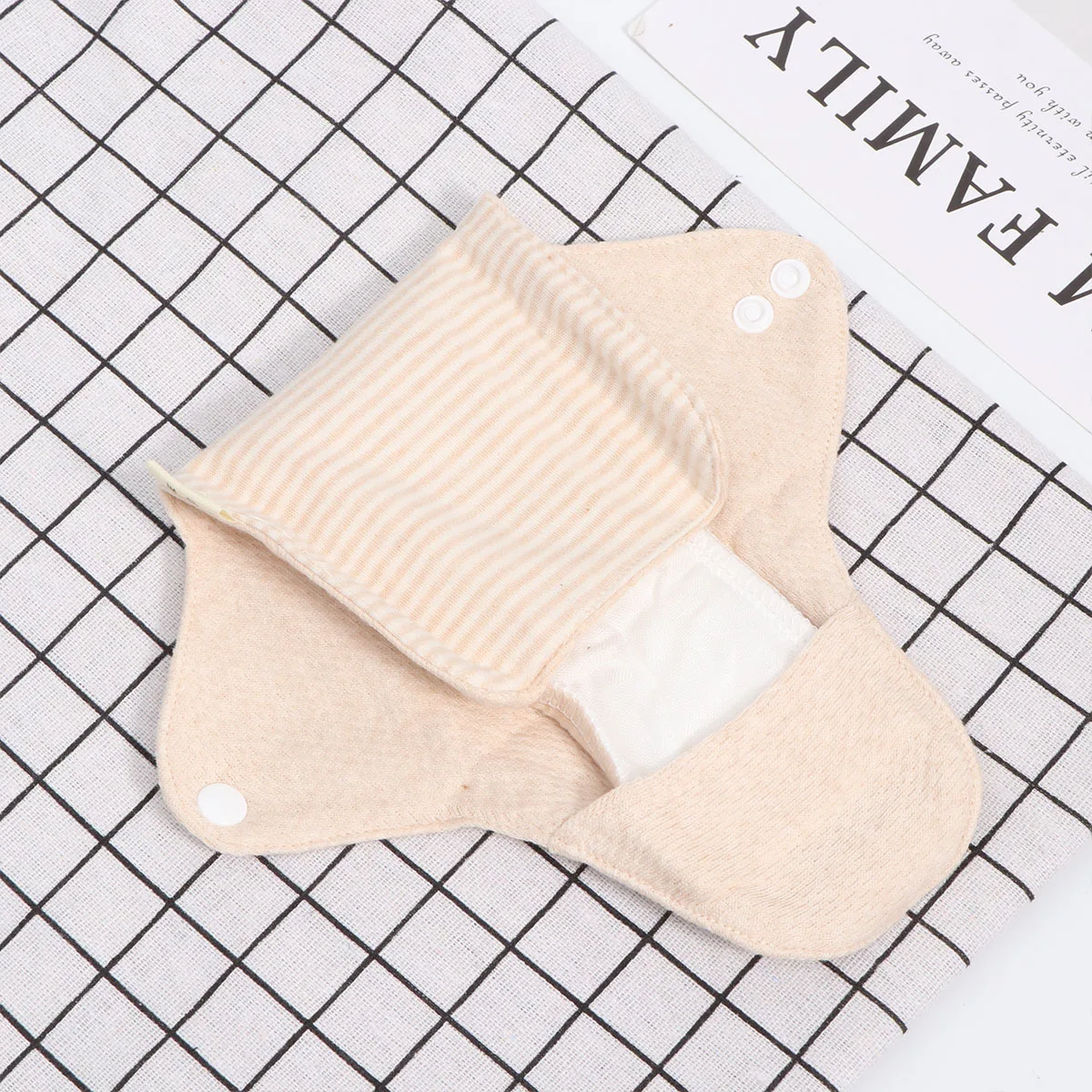

2Pcs Washable Menstrual Pads Reusable Cotton Sanitary Napkins for Women Postpartum Use Absorbent Breathable Mama Pads Portable
