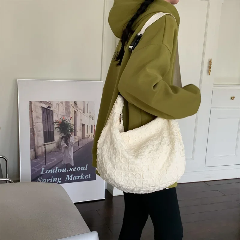 

Solid Color Cute Bubble Dumpling Bag for Students Fashionable and Versatile Large Capacity Crossbody Bag