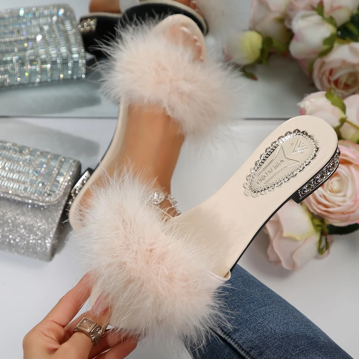 

Fashion Women Slippers Plush Fox Fur Sexy Shoes Women Outdoor Banquet Simple Sandals Summer New Open Toe Slippers Slides Women