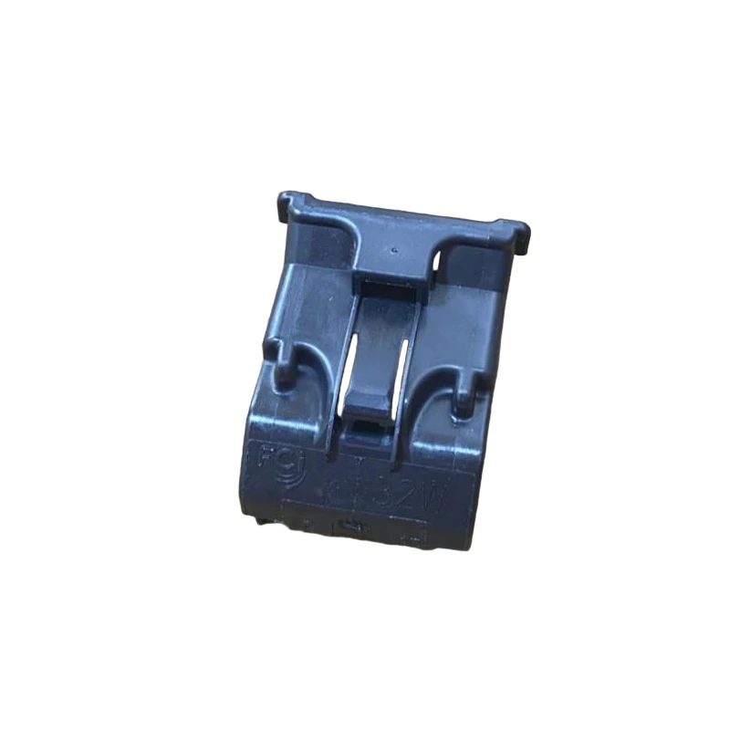 PPI0001487,32-Way F Hybrid Sealed Connector,Plug,13741940,CMC Series,Backshell,PPI0001522,Protective Cover,13851307
