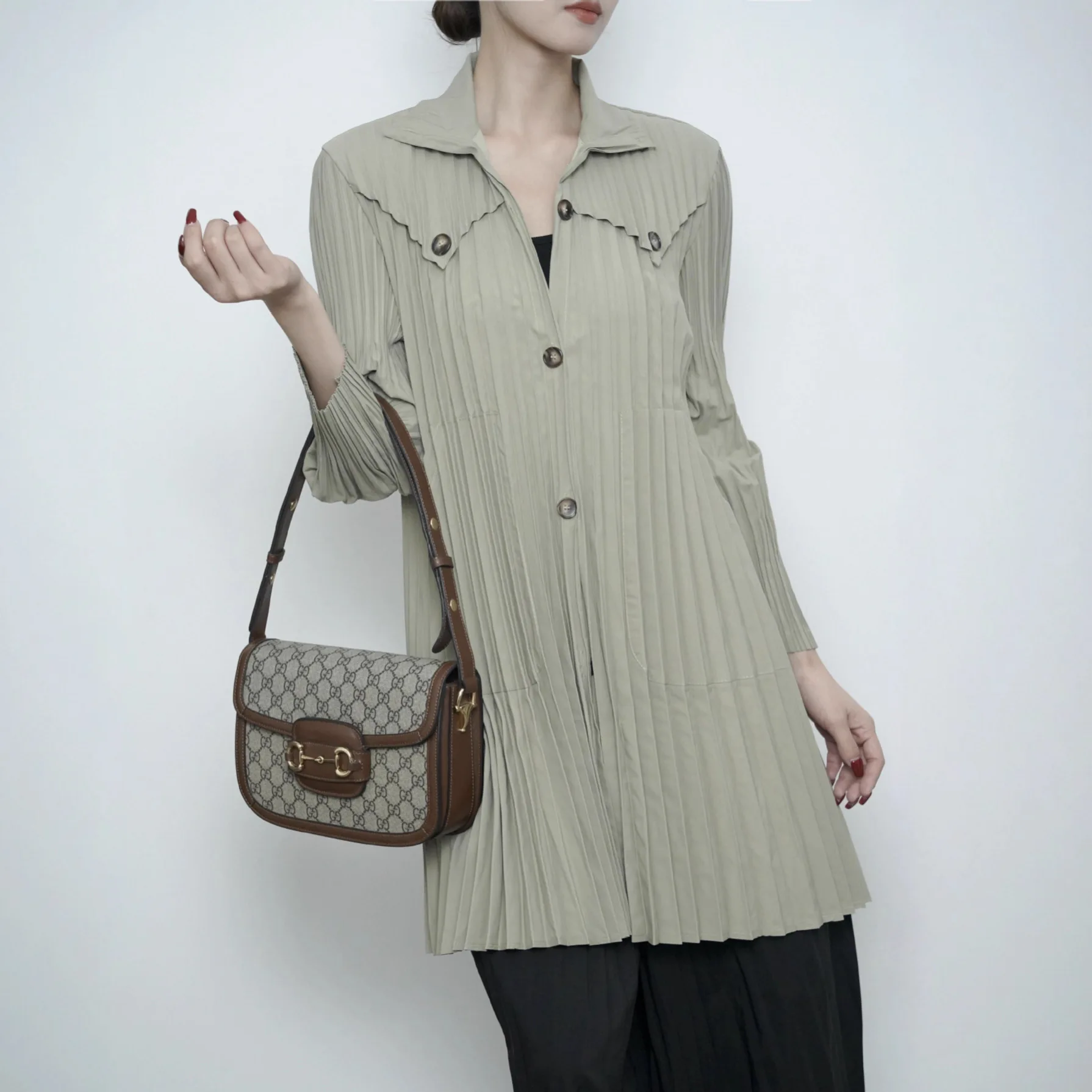 

Miyake Folds 2025 New Autumn and Winter Trench Coat Women's Medium-length Jacket Autumn Black Peplum Coat Thin Section Pleated