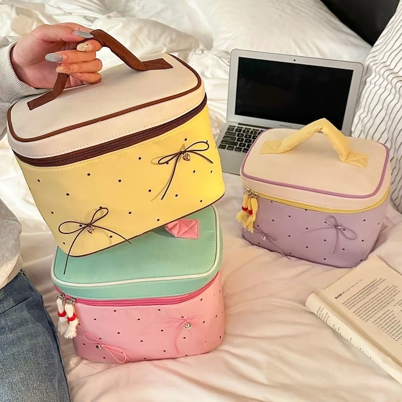 

Fashion Cosmetic pouch Women's Cosmetic bag Travel Toiletry Organizer Large Capacity Makeup bag Female Makeup organizer Handbag