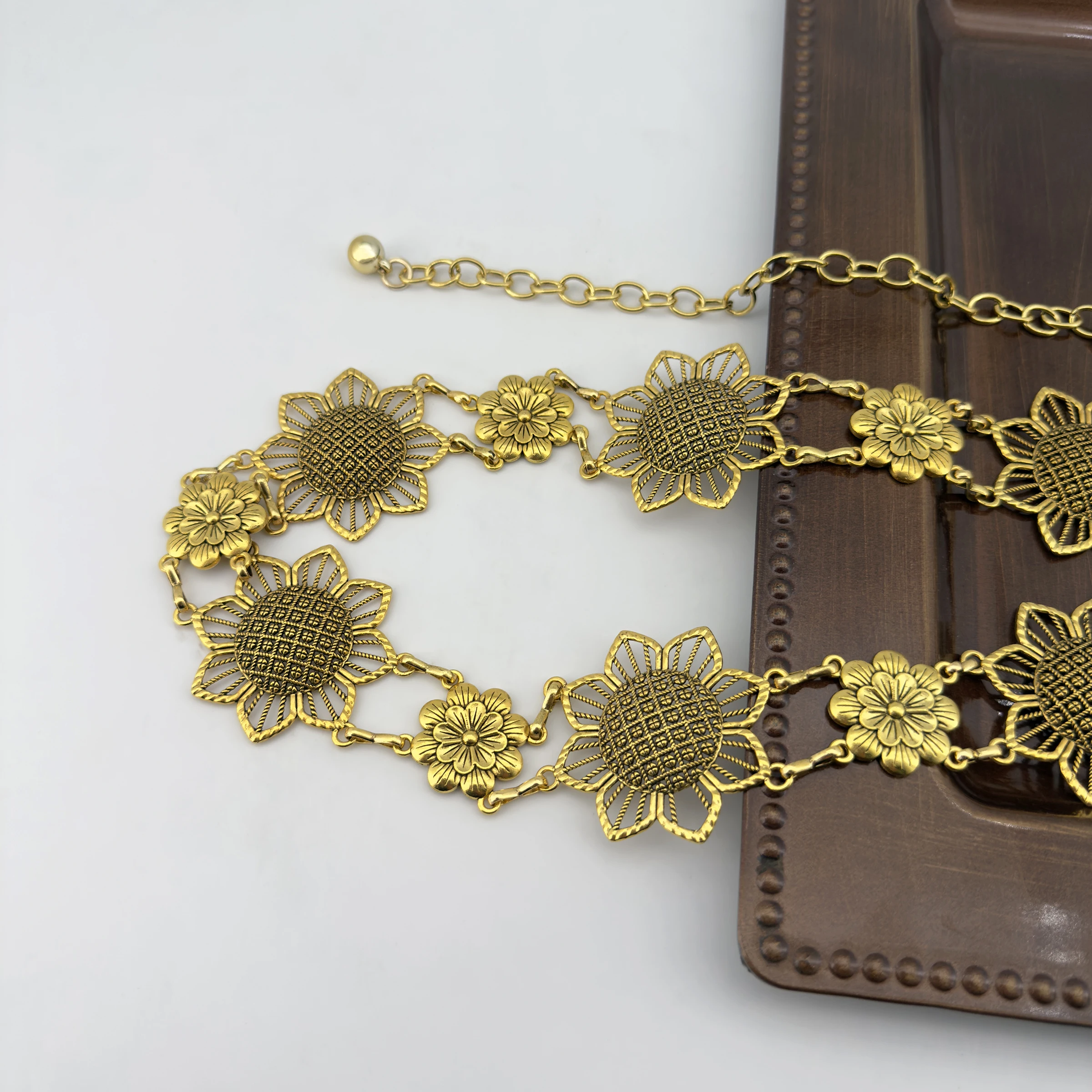 Bohemian-Stil Retro Gold Sonnenblumen-Blumen-Mode Western-Elemente Denim-Taillenaccessoires Damen Hosen- und Rock-Kette Vielseitig Einsetzbar – Detail 6