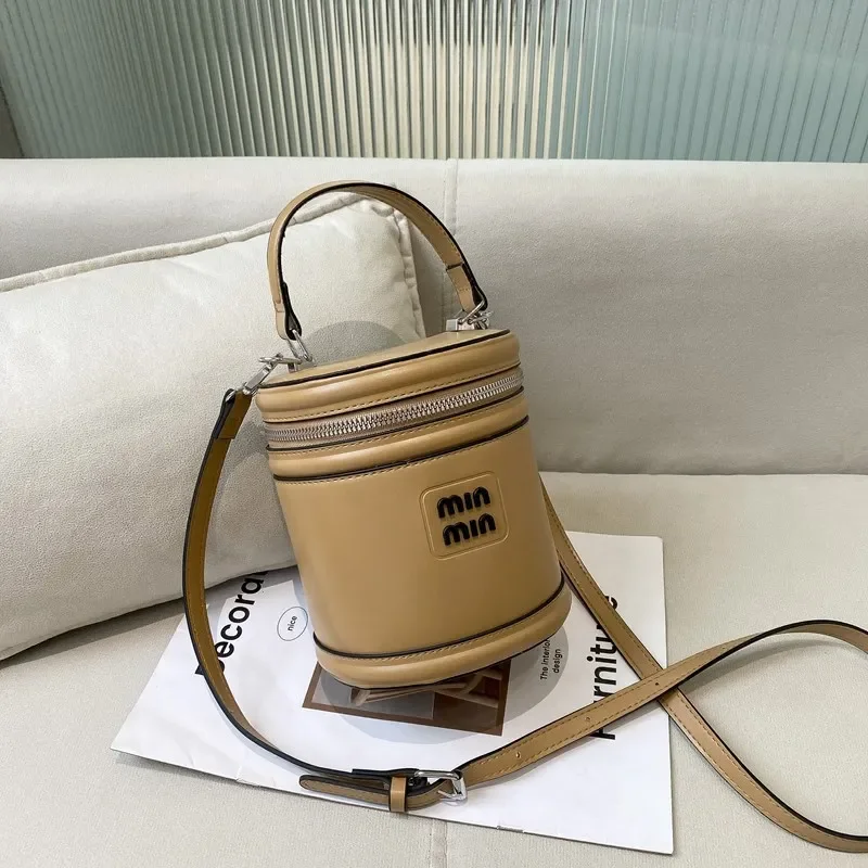 Borsa a secchiello convertibile stile K 2025 Borsa a tracolla/tracolla portatile di lusso da donna con bestseller di artigianato artigianale