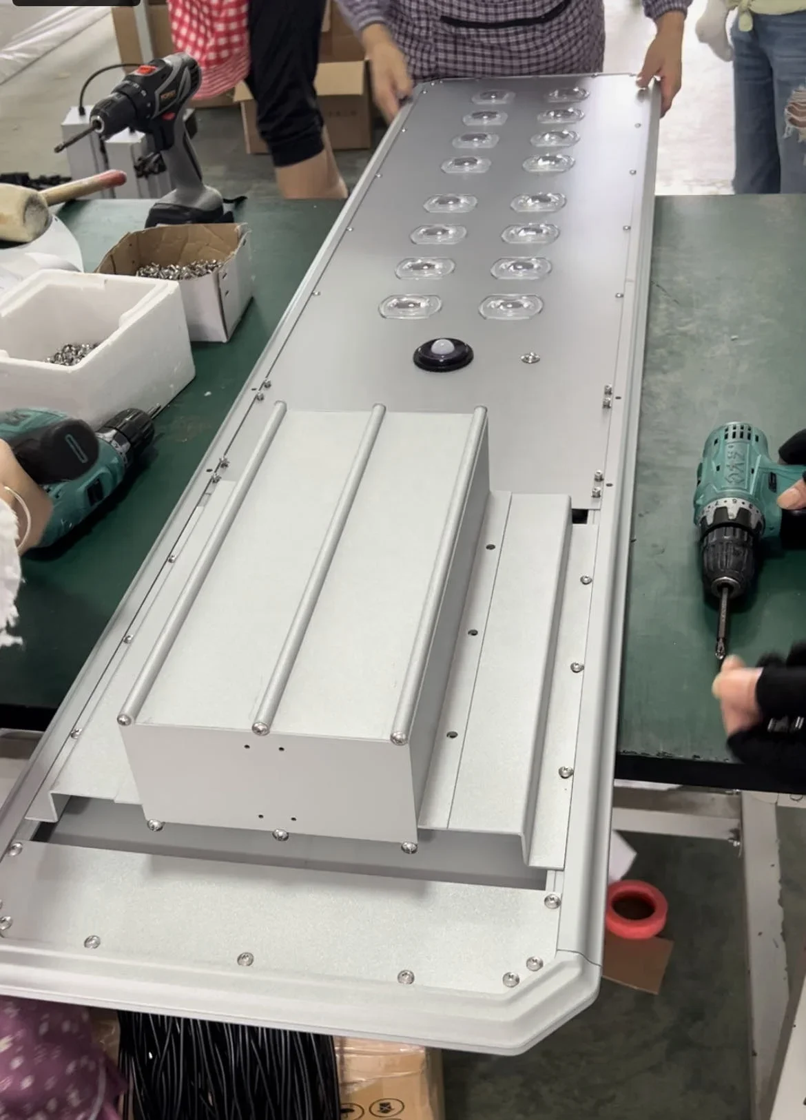 High-quality Durable Battery Life And Lighting High-efficiency And Energy-saving Outdoor Integrated Solar Street Lights