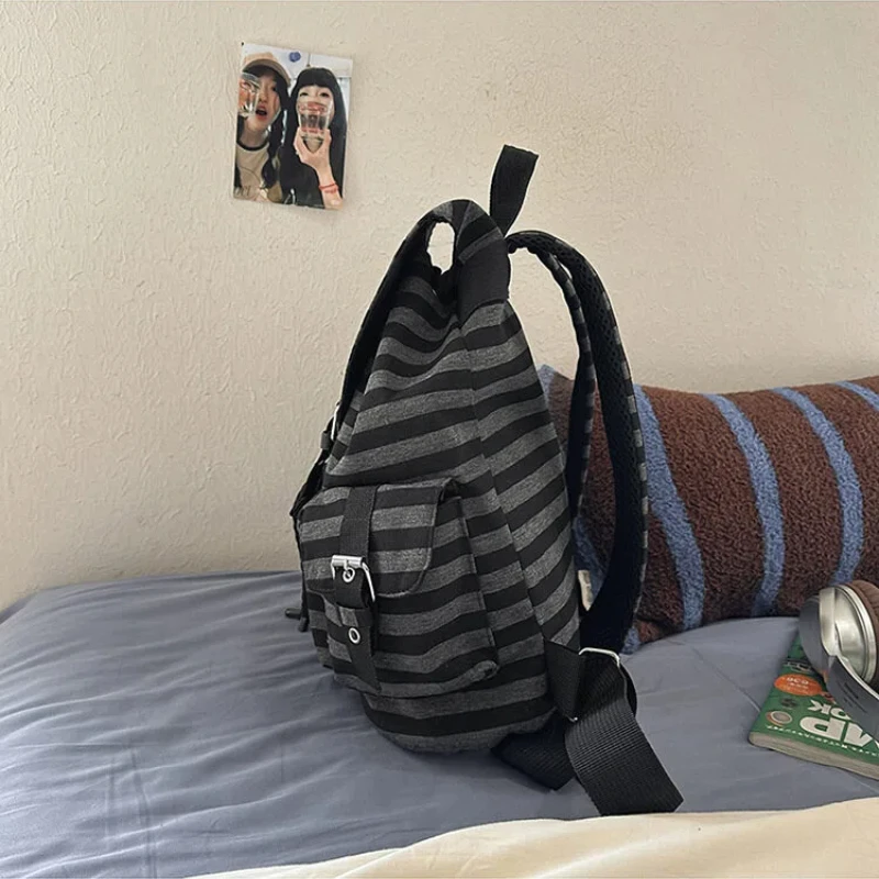 

Unisex Striped Color-Blocked Multi-Pocket Backpack Large Capacity Suitable For Commuting School University.