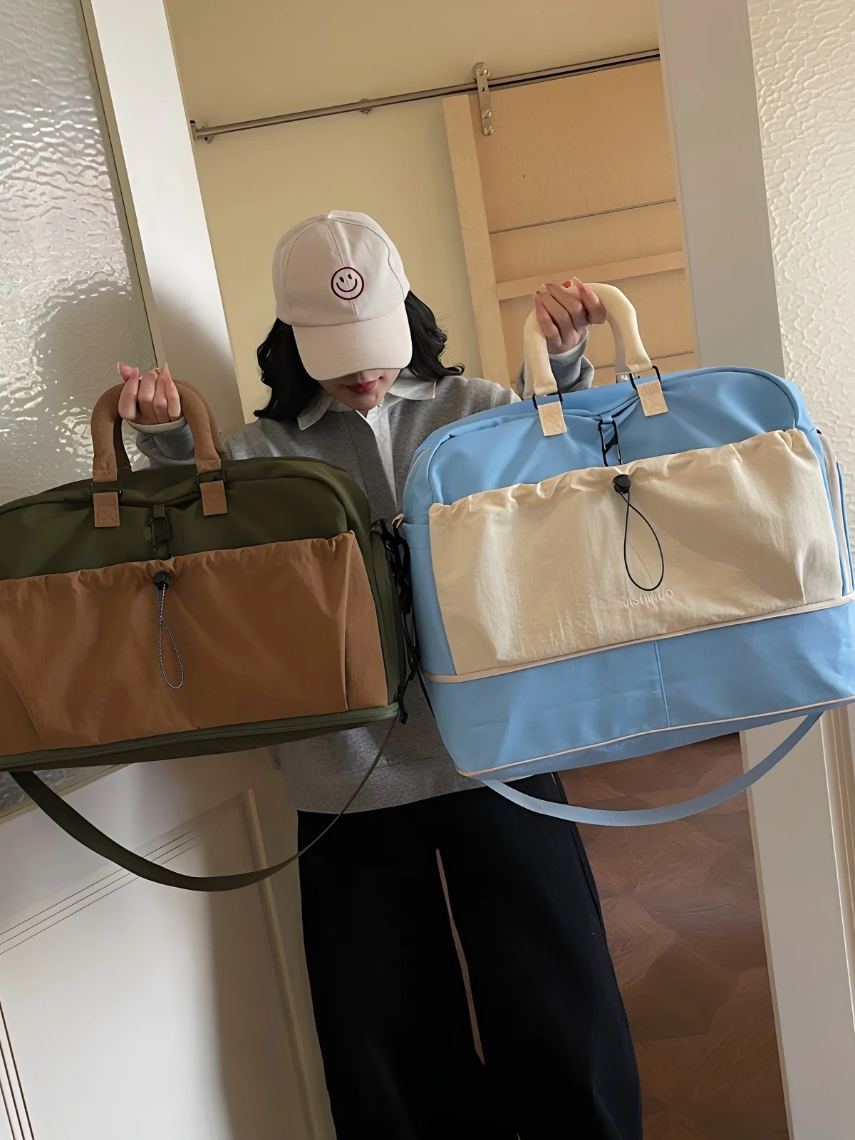large-capacity-travel-bag-lightweight-handheld-fitness-bag-short-trip-bag-easy-carry-storage-bag-for-business-trips-and-travel