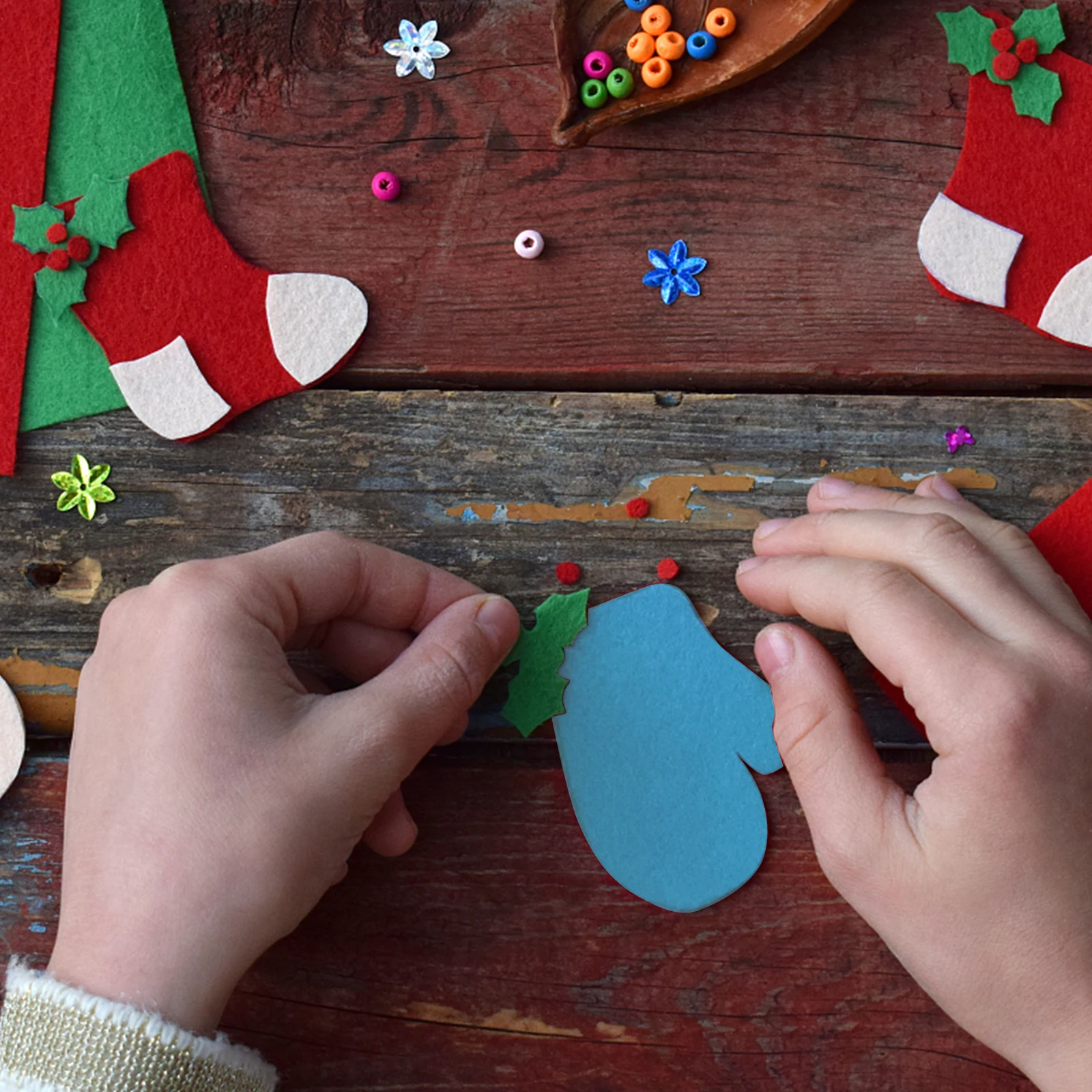 

18Pcs Fabric Sheets DIY Patchwork Craft Kit for Children Handmade Felt Materials Sewing Activities Kindergarten Learning Tool