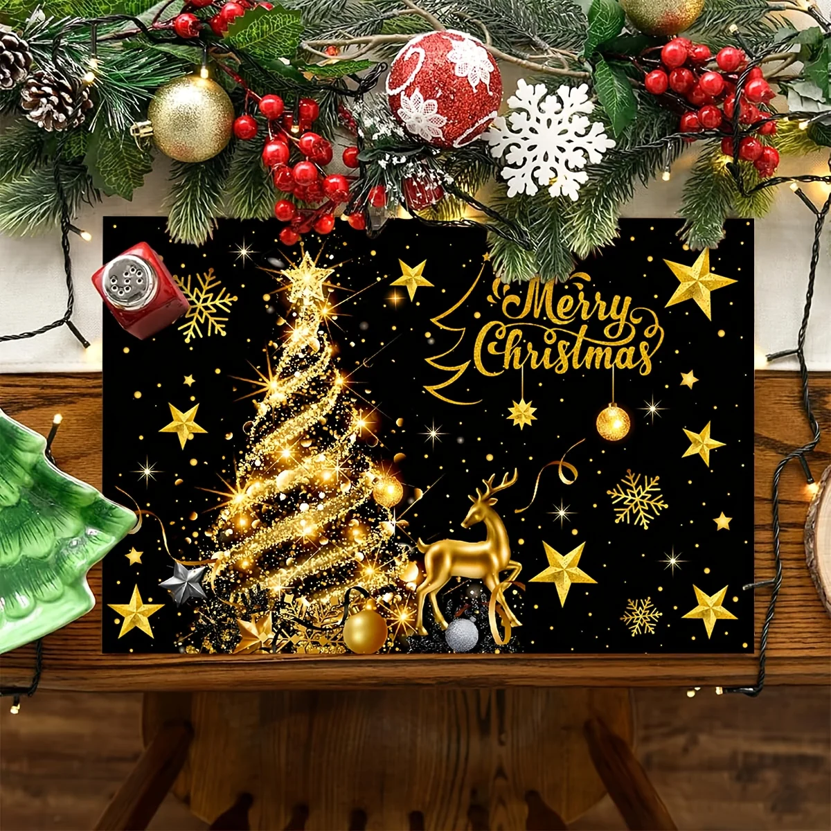 VIKAMA 4-Piece Black and Gold Christmas Placemats Easy-Clean Christmas Dinner Party Tableware Holiday Home Decor