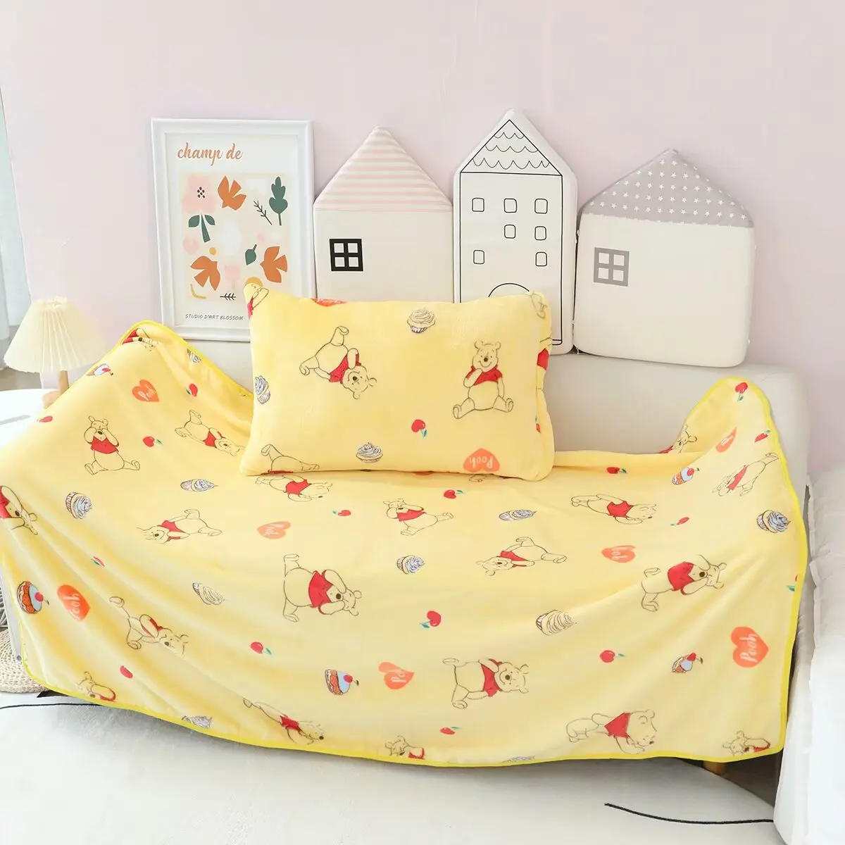 Disney Lovely Pooh Bear Flannel Blanket Pillowcase Cartoon Printing Blanket Bedspread Bedroom Sofa Bed Girl