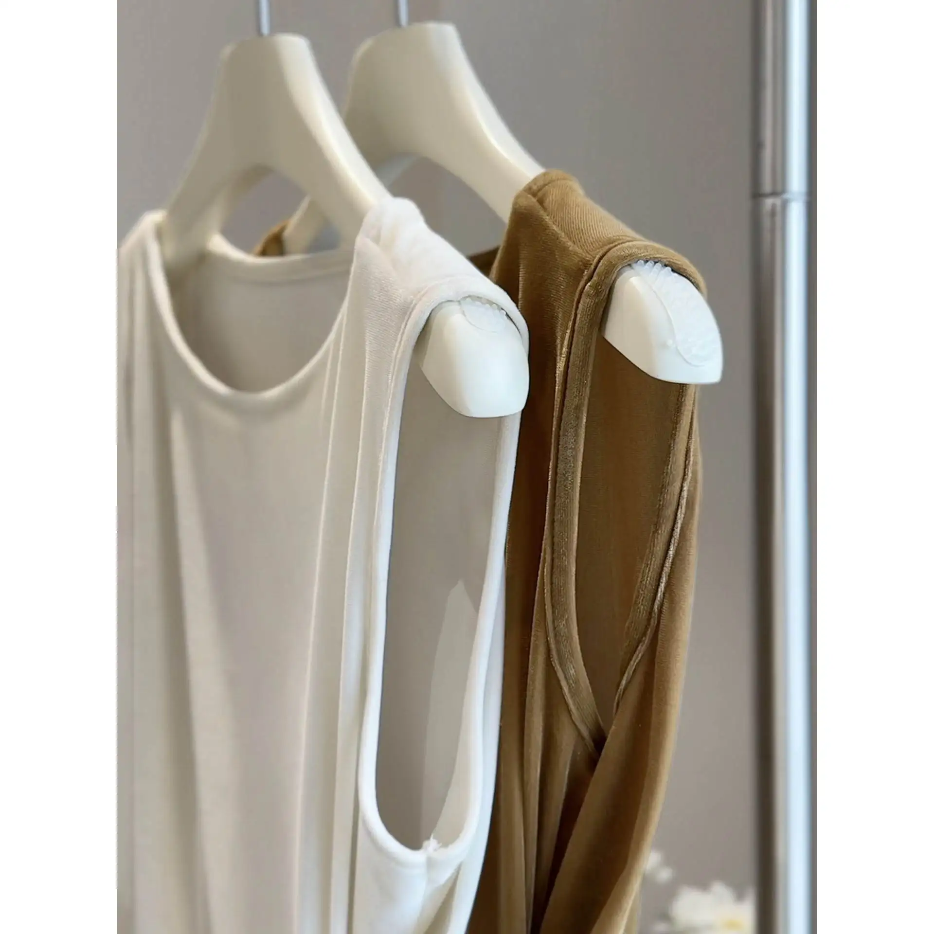 NVYAN جولة Ne Svel المخملية سترة الجانب عقدة اللون أوائل الخريف المرأة الجديدة عارضة Sle Faion تي شيرت