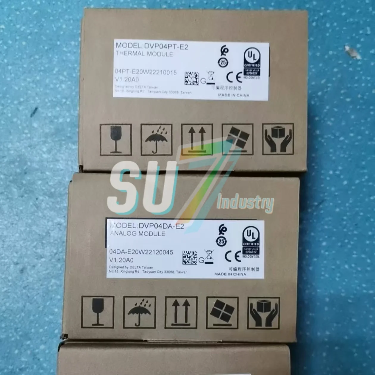DVP04DA-SL DVP04PT-E2 DVP04PT-H2 PLC モジュール新オリジナル