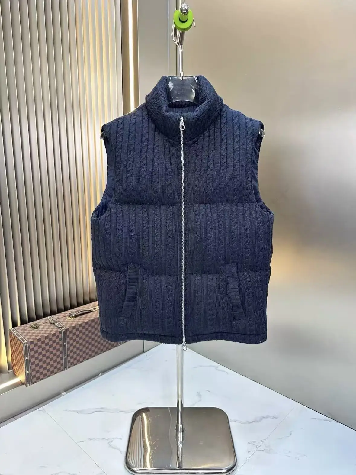 

LP Итальянский повседневный однотонный жилет без рукавов с воротником-стойкой на пуху