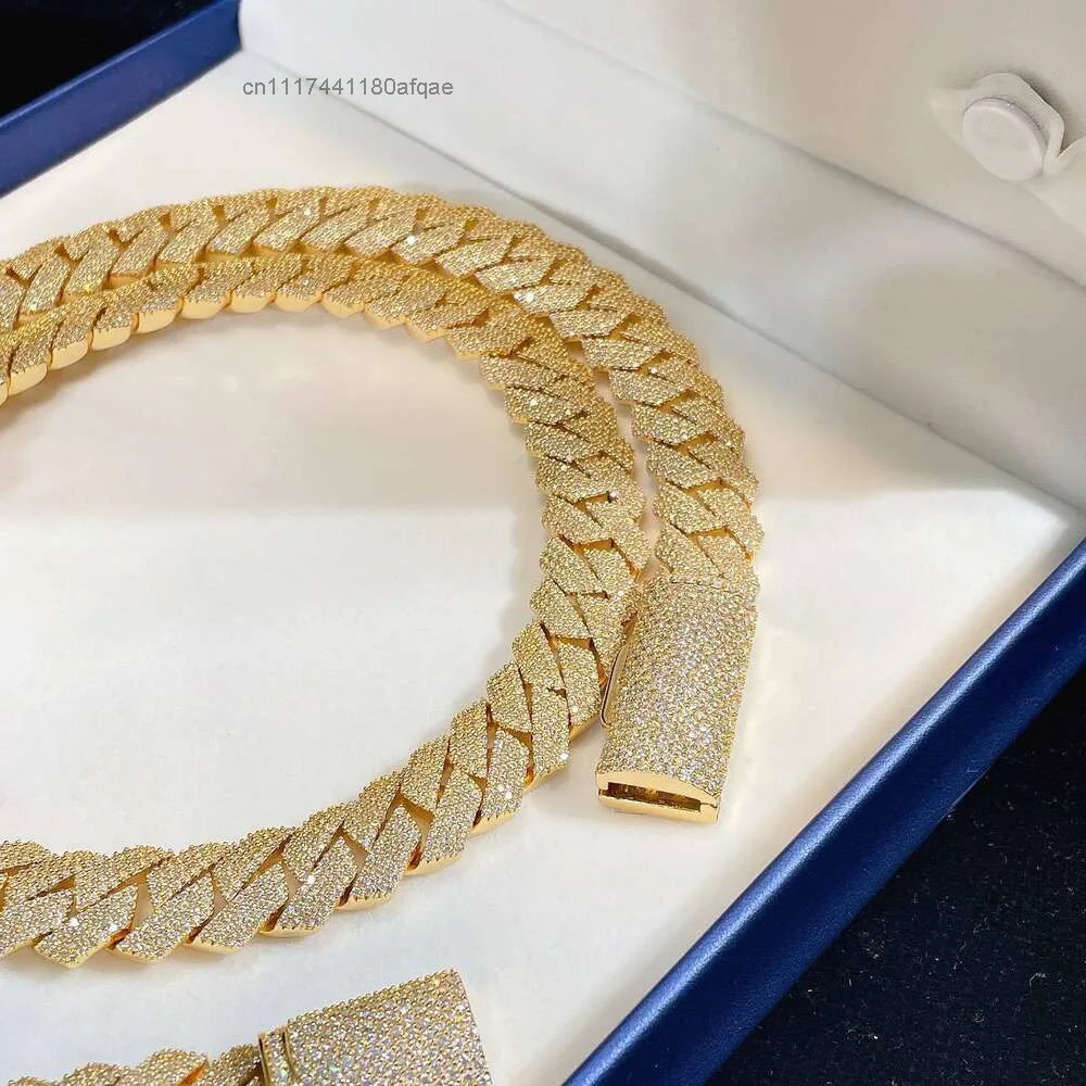 Custom Hip Hop 18mm Honeycomb Setting Vvs Moissanite Diamond Iced Out Cuban Link Chain.