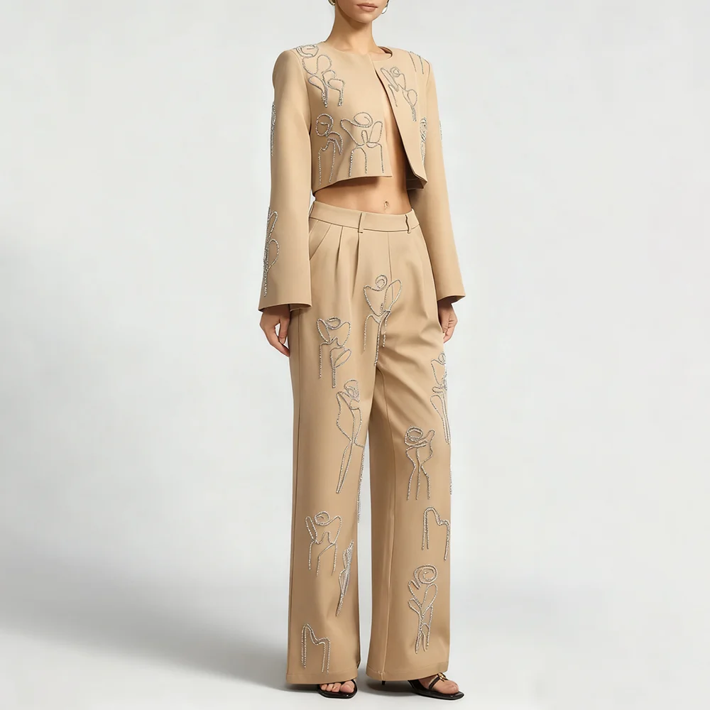 طقم مكون من قطعتين مطرز للنساء برقبة دائرية وأكمام طويلة وسروال قصير عالي الخصر فضفاض طقم أنيق طقم نسائي جديد