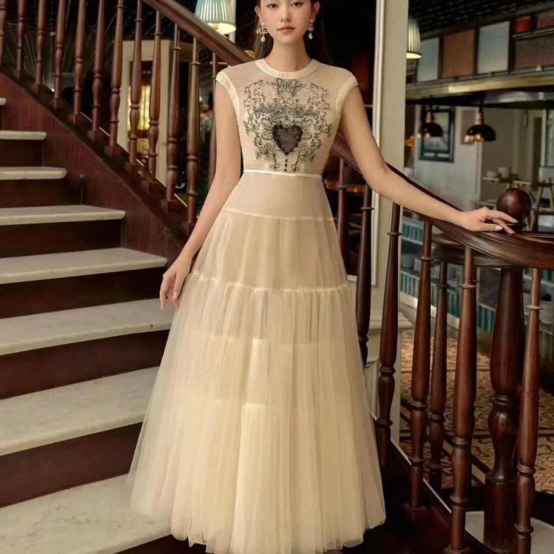

2024 Sleeveless Embroidery Large Swing Mesh Dress Women Spring Summer Pleated High Waist Patchwork Party Long Dress F420