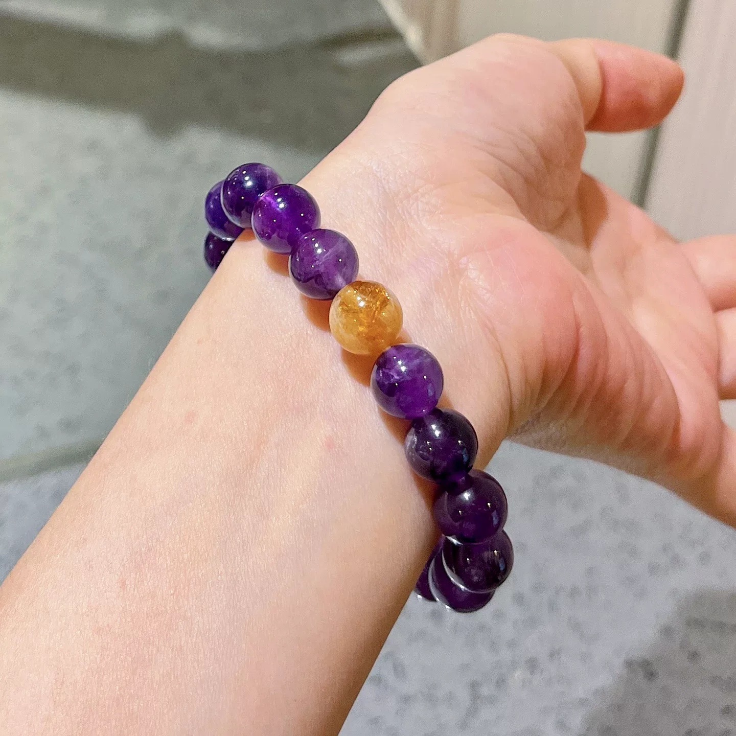 

10mm Natural Amethyst Pink Crystal With Yellow Crystal Mix String Bracelet