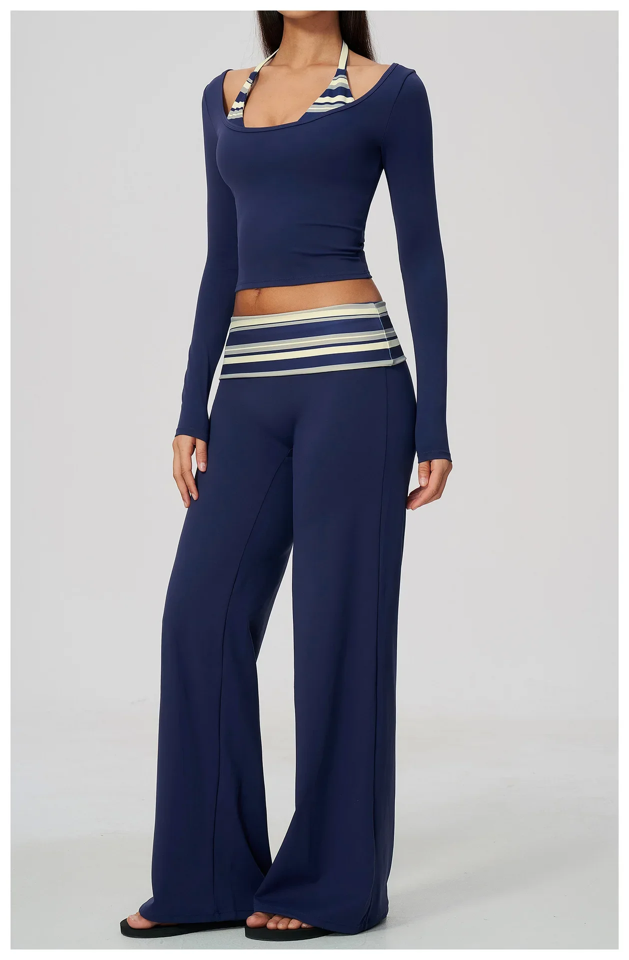 Damen 2-teiliges Yoga-Outfit, Langarm-Oberteil mit schmaler Passform, gestreifte, weit geschnittene Flare-Hose, Activewear-Set für Fitnessstudio, Training und Fitness – Detail 2