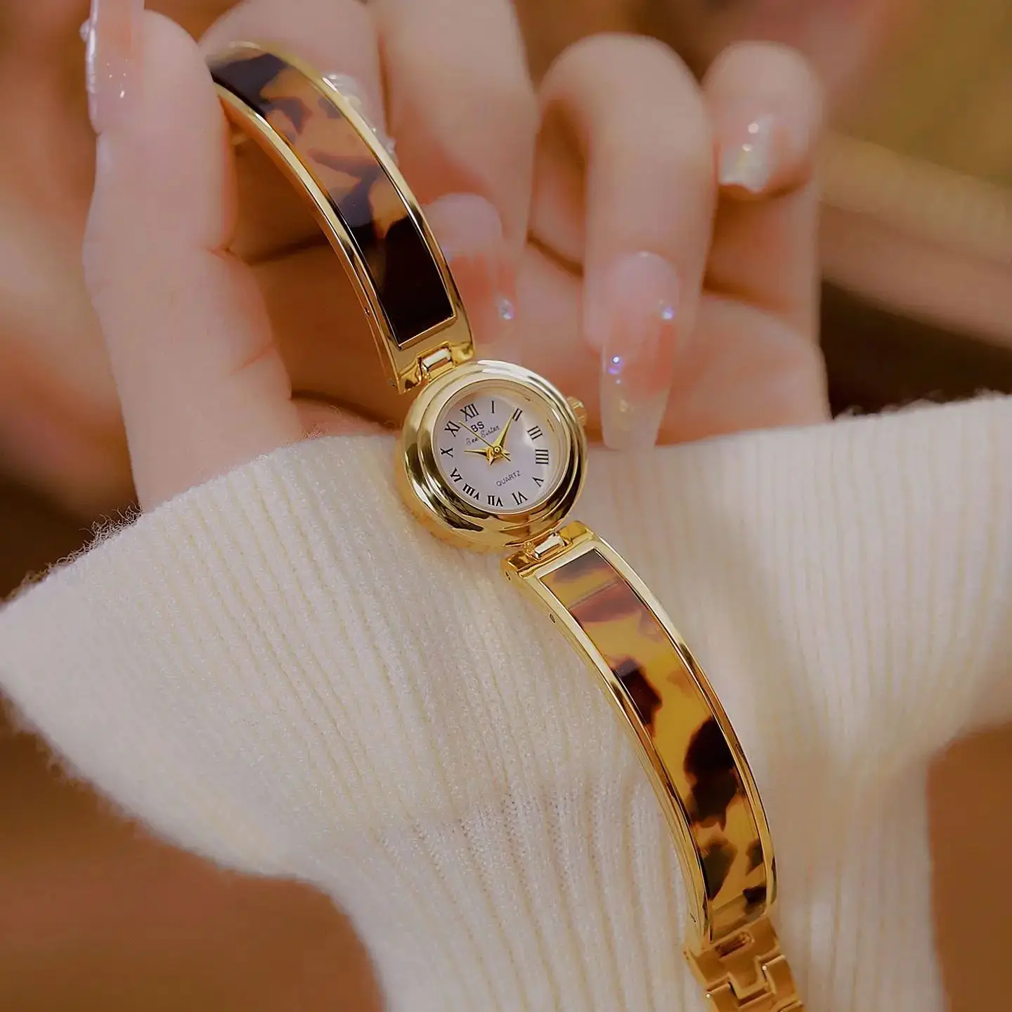 Women's Watch Retro Light Luxury Gold Bracelet Amber Watch High end and exquisite female wristwatch gift