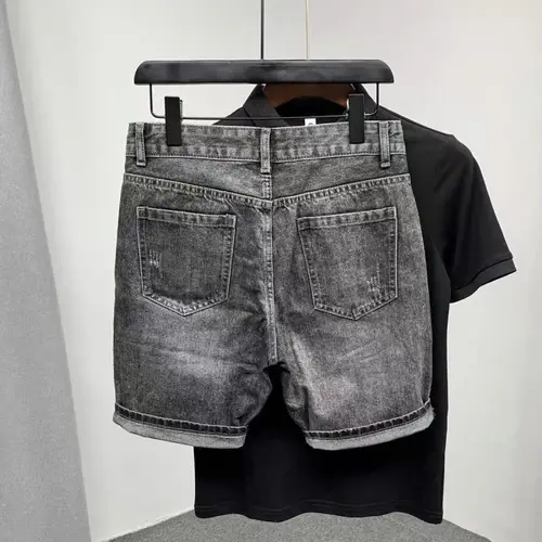 Imagen 2 del producto Novedad de verano, pantalones cortos de mezclilla para hombre, moda coreana, ajustados, pequeños agujeros rectos, ropa de lujo coreana lavada Retro, pantalones vaqueros rasgados para hombre