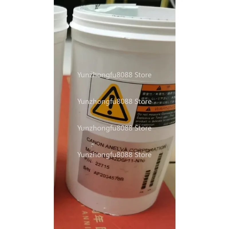1PC Vacuum Gauge, Model: M-342DG-11-N16. Specifications: 10Torr, with Packaging and Instructions