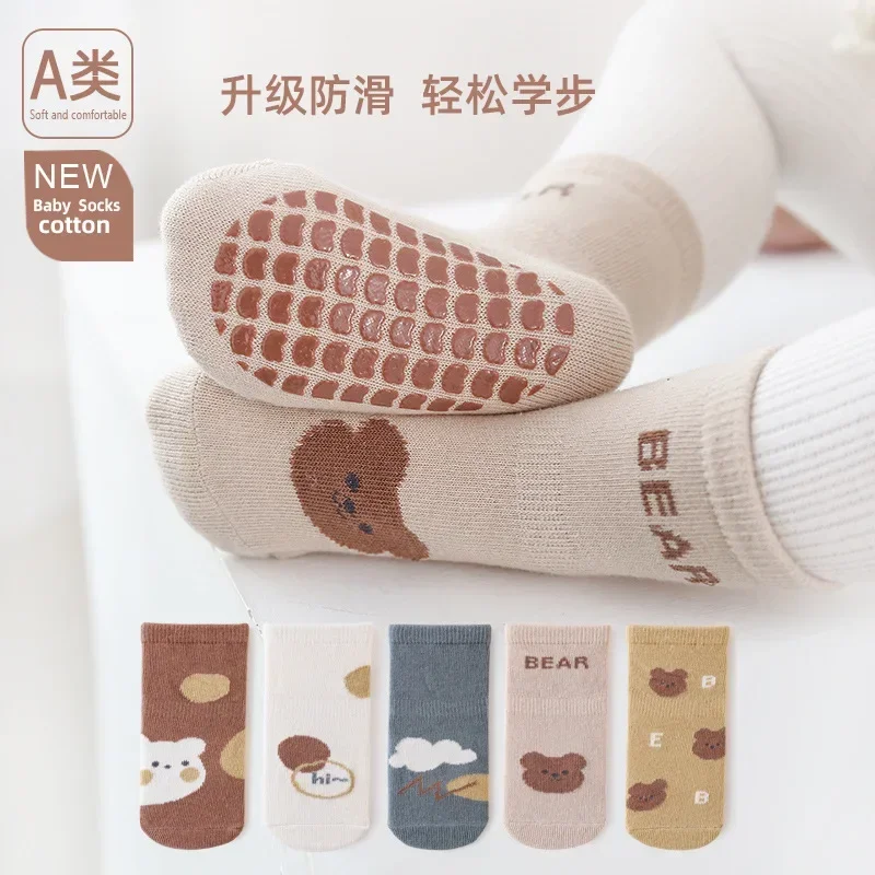 Chaussettes néonatales de dessin animé pour bébé, chaussettes de marche pour bébé, silicone, non ald, sol, classe A, printemps, nouveau produit, 2023