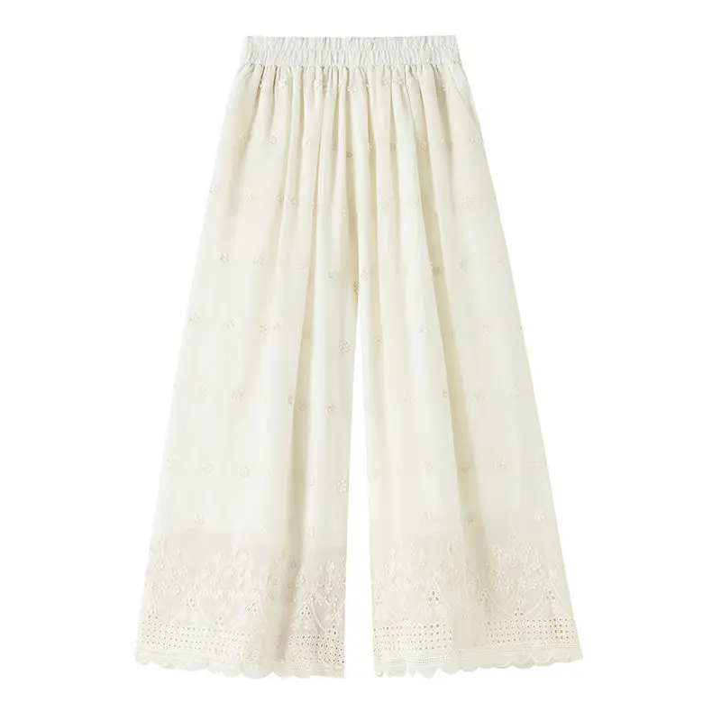 กางเกงลำลองขาบานเอวสูงผ้าบางขอบระบายแต่งลายปักสีขาวเอวยางยืดแบบบาง