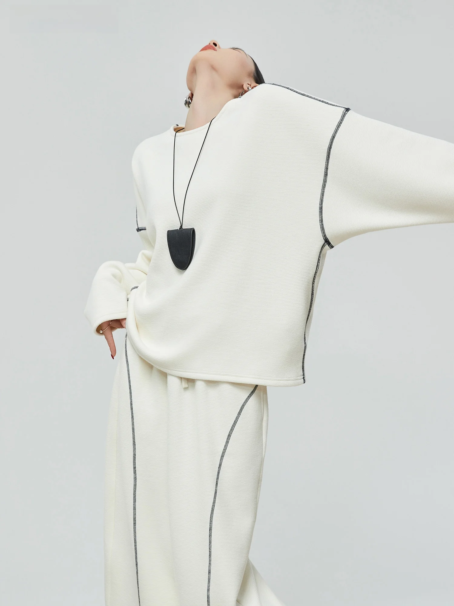 

Женский повседневный комплект из двух предметов: свитшот с длинным рукавом и круглым вырезом в стиле колор-блок, свободный крой, модный осенний наряд, полиэстер