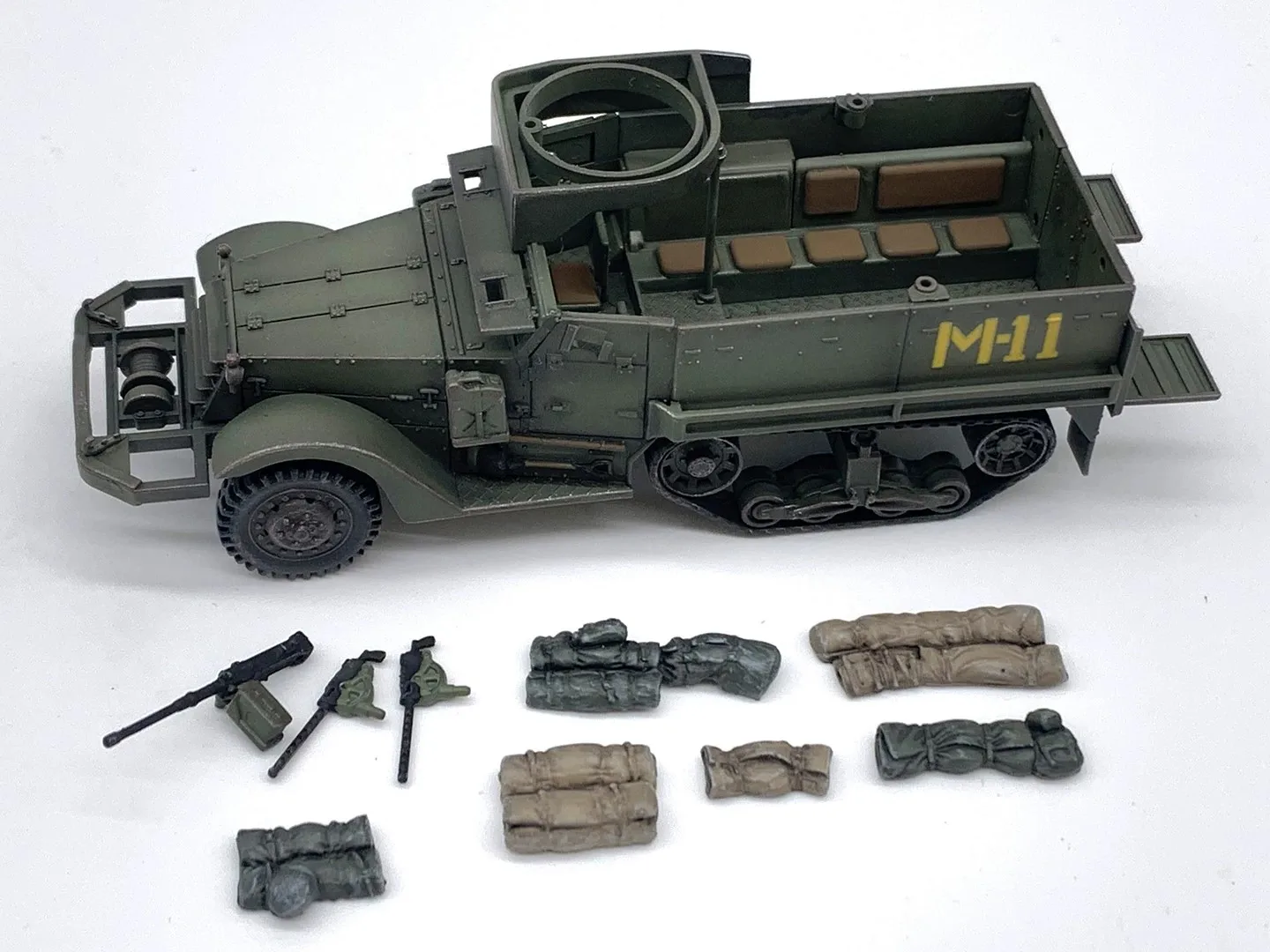 

ARTISAN 1/72 US M3A1 Half-track, US Army M Company, 1st Platoon, Vehicle No.1, Finished Model