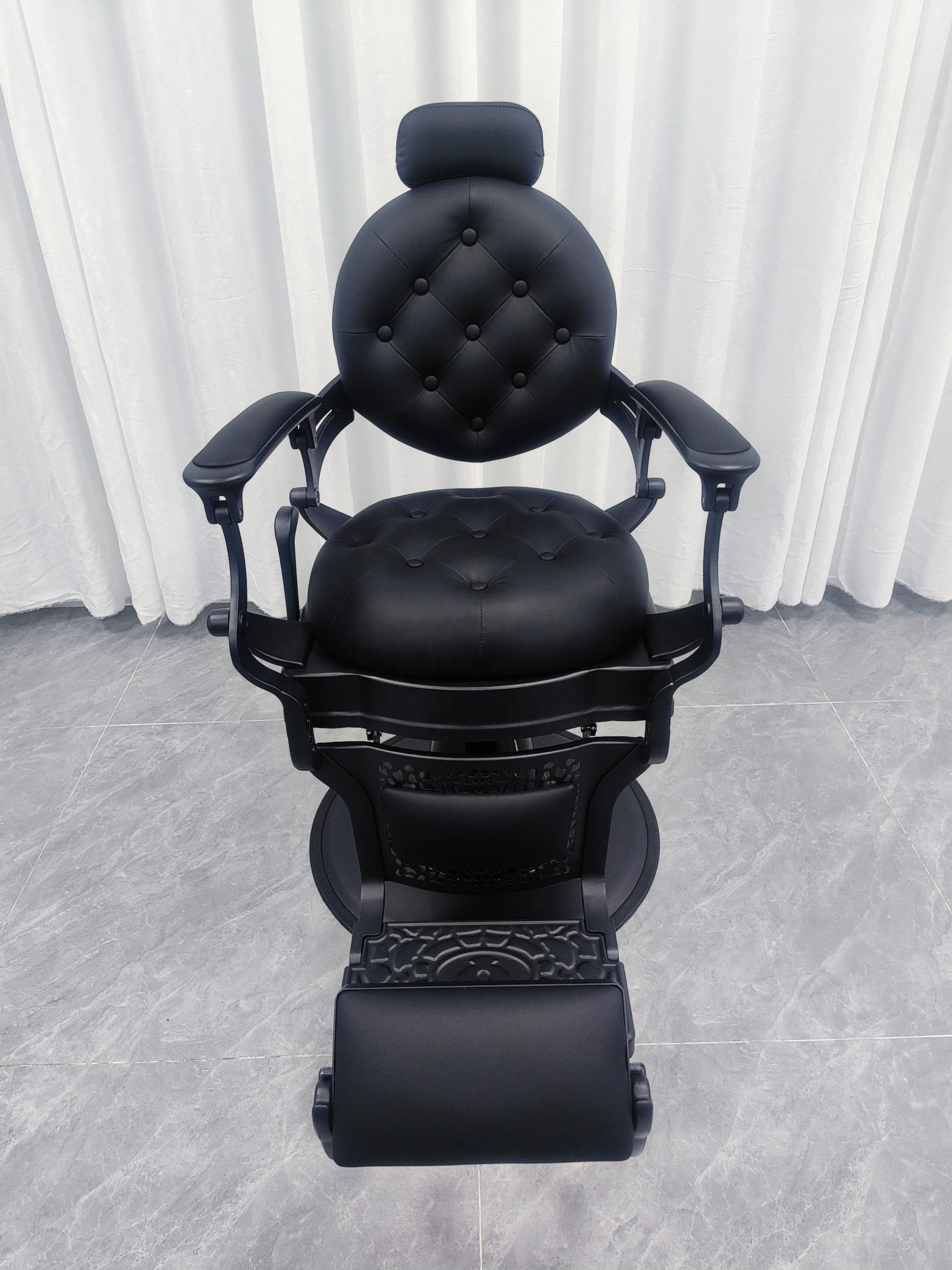 Retro Men All Black Barber Chair classici Salon Poltrone da parrucchiere Sedia idraulica Commercio all'ingrosso della fabbrica