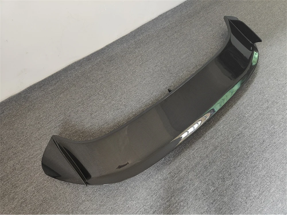 High-quality Carbon Fiber Rear Spoiler Wing Body Kit forn F8 Tributo Spider