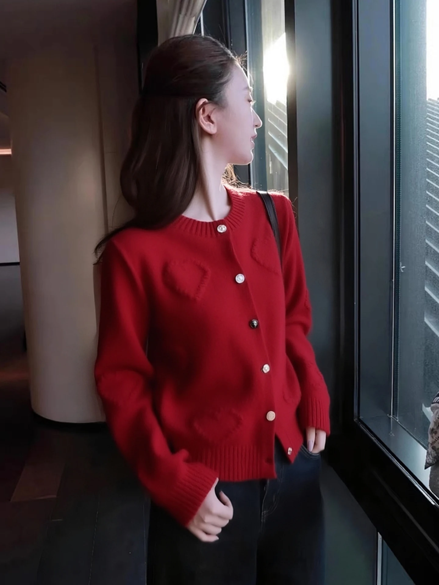 

Trendy Red Long Sve round Ne Comfortable Knitted Cardigan Winter Faion Top White Enhancing Red Sweater Commute Sle K...