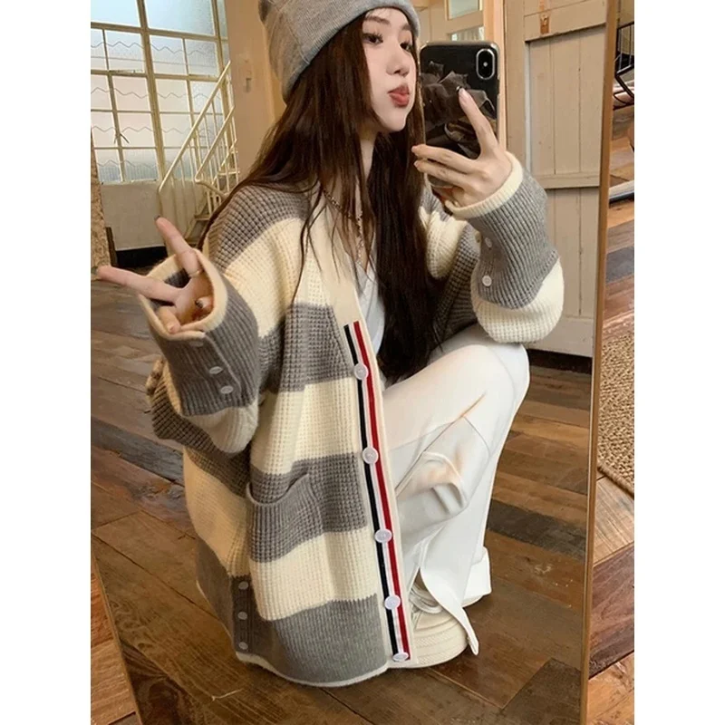 

Autumn Loose Knit Vintage Elegant Cardigan Women Button Y2k Design Casual Sweater Coat Female V-neck Korea Style Chic Clothing