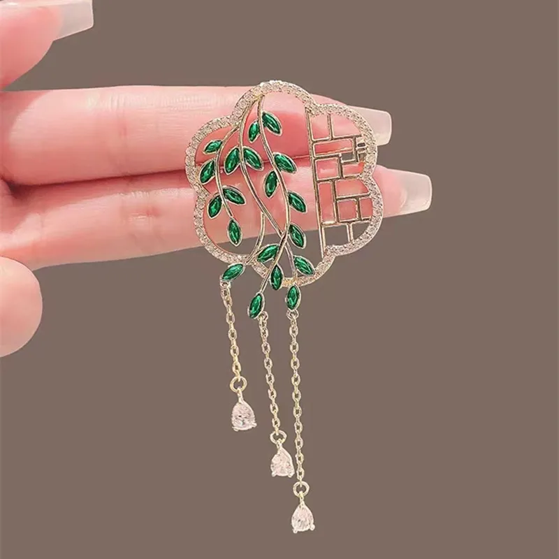 Elegant Fan Fringe Brooch Exquisite Ornaments Corsage Feast Accessory Breastpin Suit Pin Clip Scarf Buckle Dress Jewelry Gift