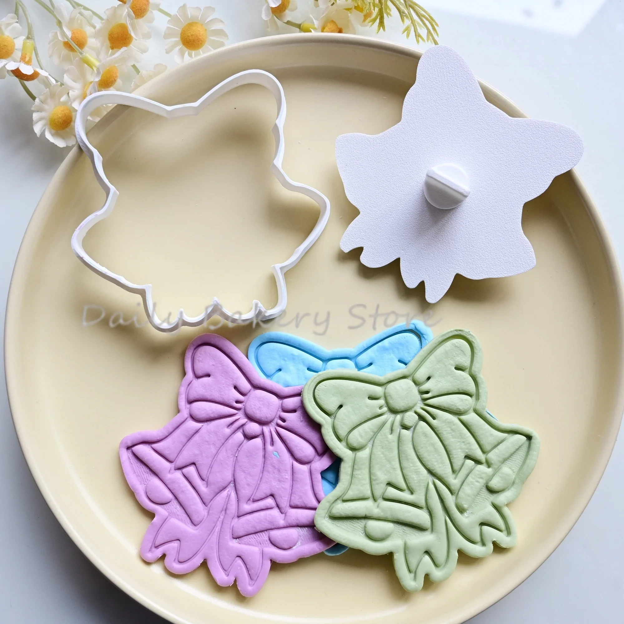 Christmas Bell Cookie Cutter Cartoon Bow Bell Biscuit Molds for Christmas Tree Decorations Dessert Cake Decoration Baking Tools