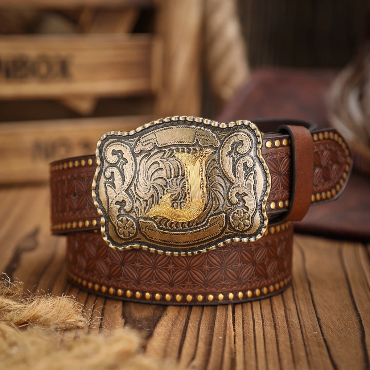 Ein Gürtel aus PU-Leder im Western-Stil für Damen und Herren, ein klassischer und lässiger Retro-Gürtel. – Detail 1