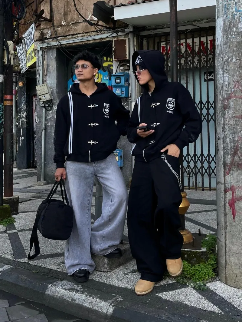 Retro Gothic Punk Embroidered Pattern Oversized Hoodie Men's Y2K Street Fashion Harajuku Loose Zipper Hoodie Couple's Style