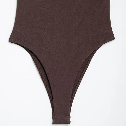 חליפות & רומפרס