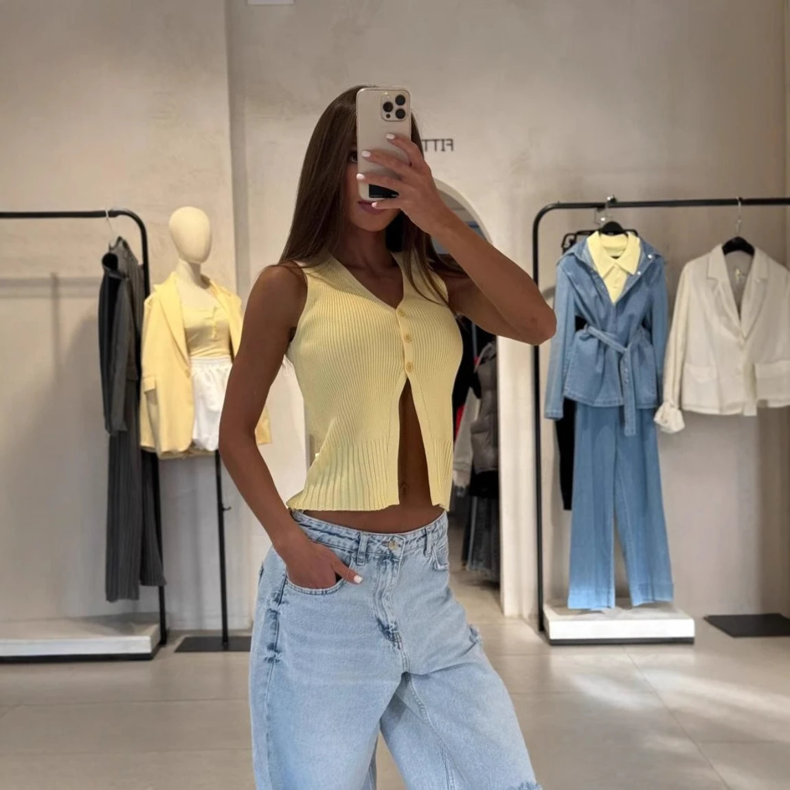 

2025 European and American new women's multi-color vest for women's summer casual wool button cardigan vest