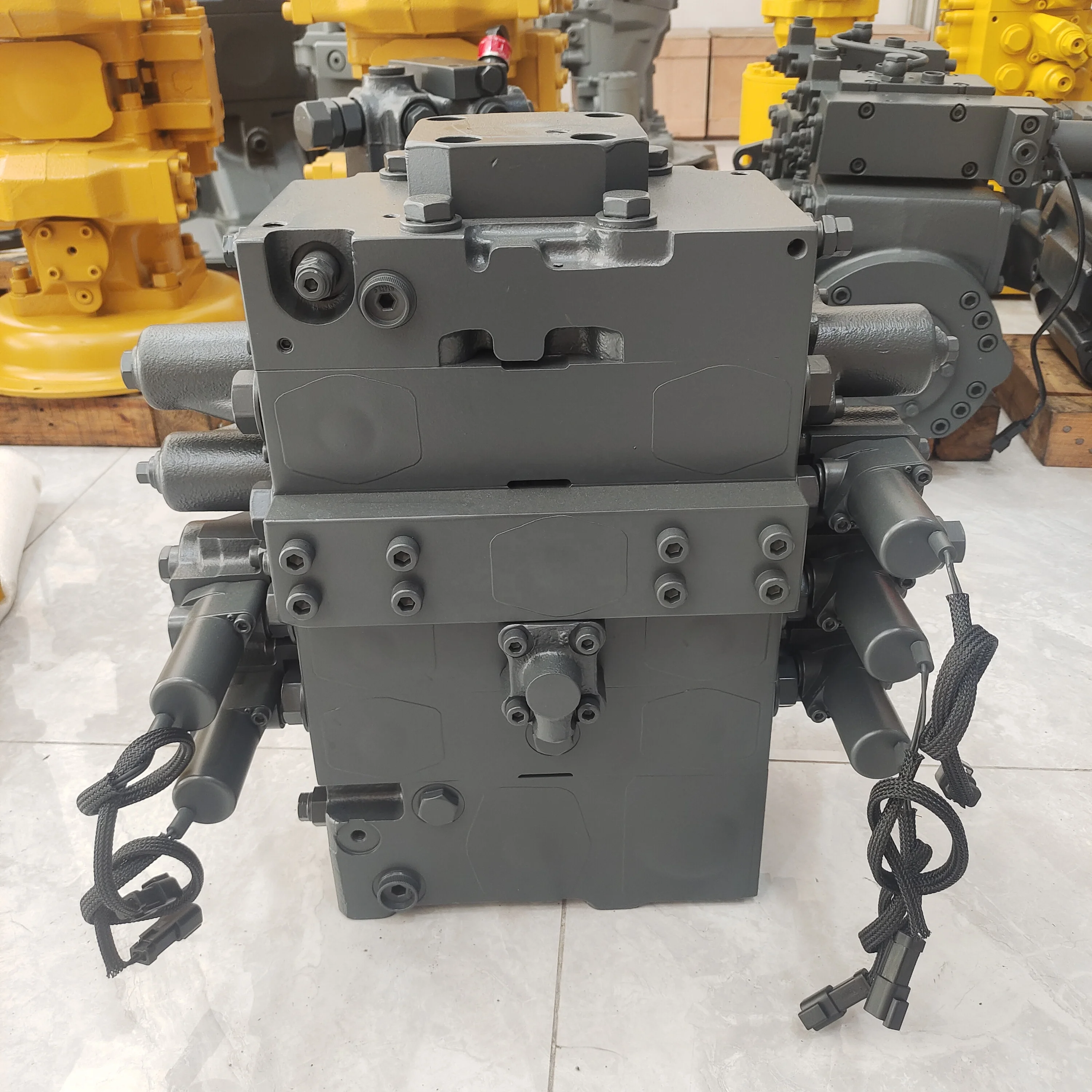 WA500-6 Hydraulic Main Control Valve Assembly 723-44-12100 723-44-12101 723-45-12101 723-45-12100 for Bulldozers Steel