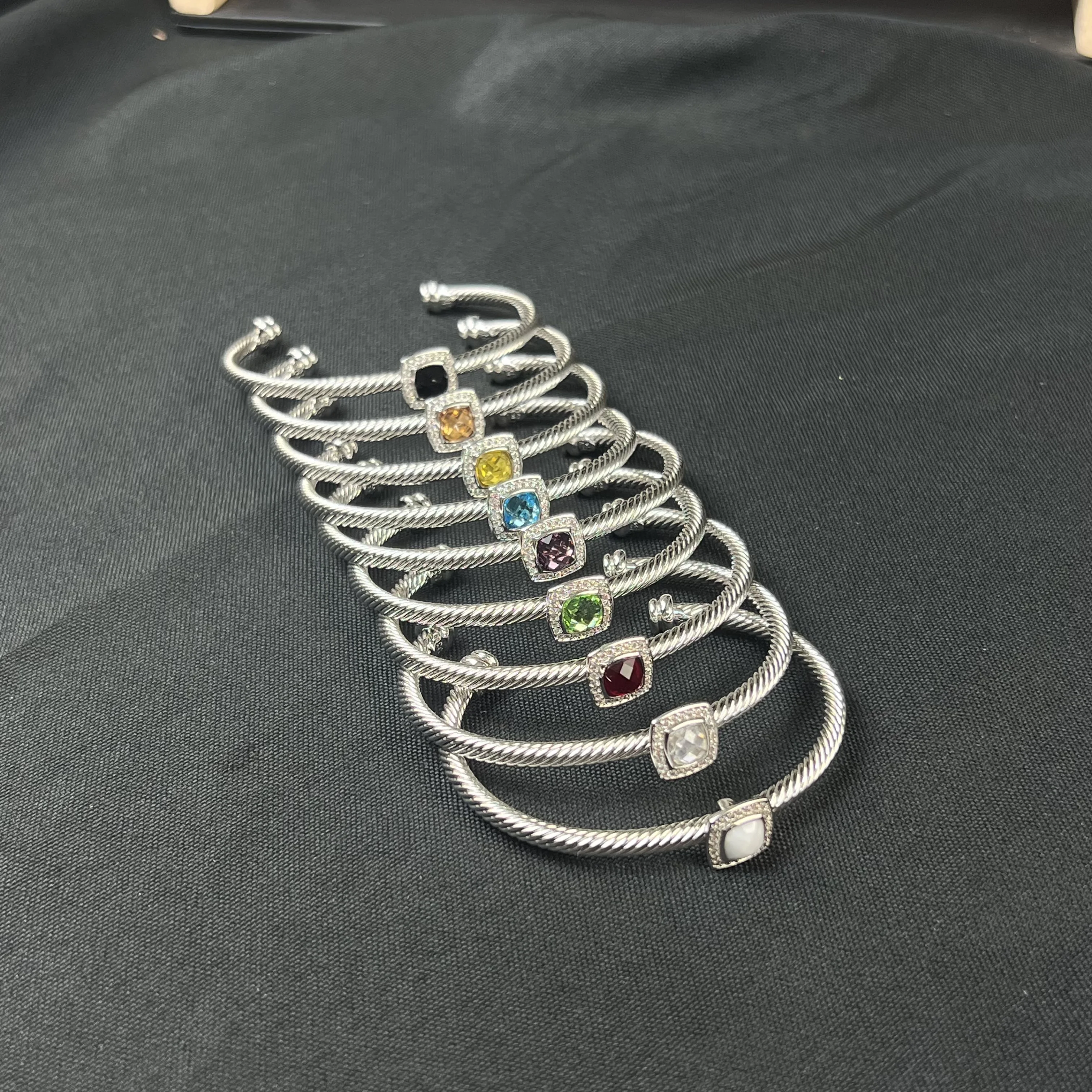 

S925 стерлингового серебра, новый 4 мм квадратный бриллиант, пуговица, кристалл, браслет, нейтральный модный тренд, ретро, индивидуальные роскошные ювелирные изделия