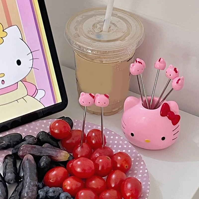 Sanrio Hello kittys ส้อมผลไม้สุดสร้างสรรค์, อะนิเมะน่ารัก KT สแตนเลสบ้านเค้กครัวเบนโตะผลไม้ของขวัญบนโต๊ะอาหาร